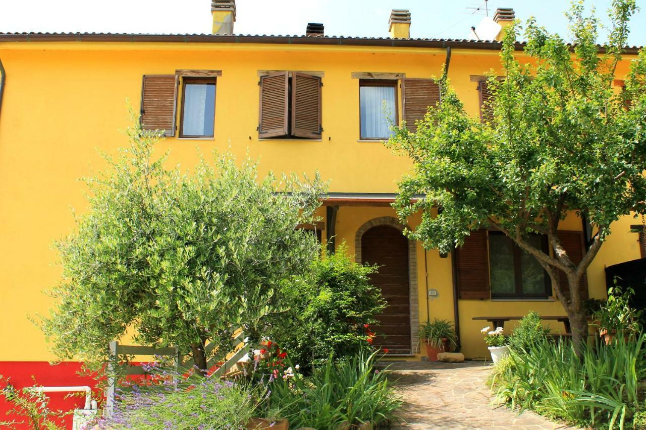 La Rupe Del Falco Monteciccardo Exterior foto
